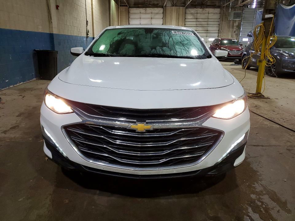 1G1ZD5ST5NF195509