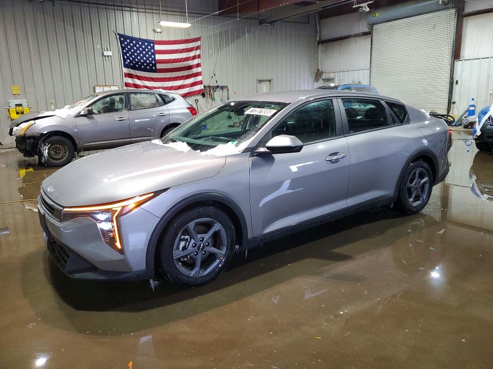 2025 KIA K4 — VIN 3KPFT4DE1SE100780
