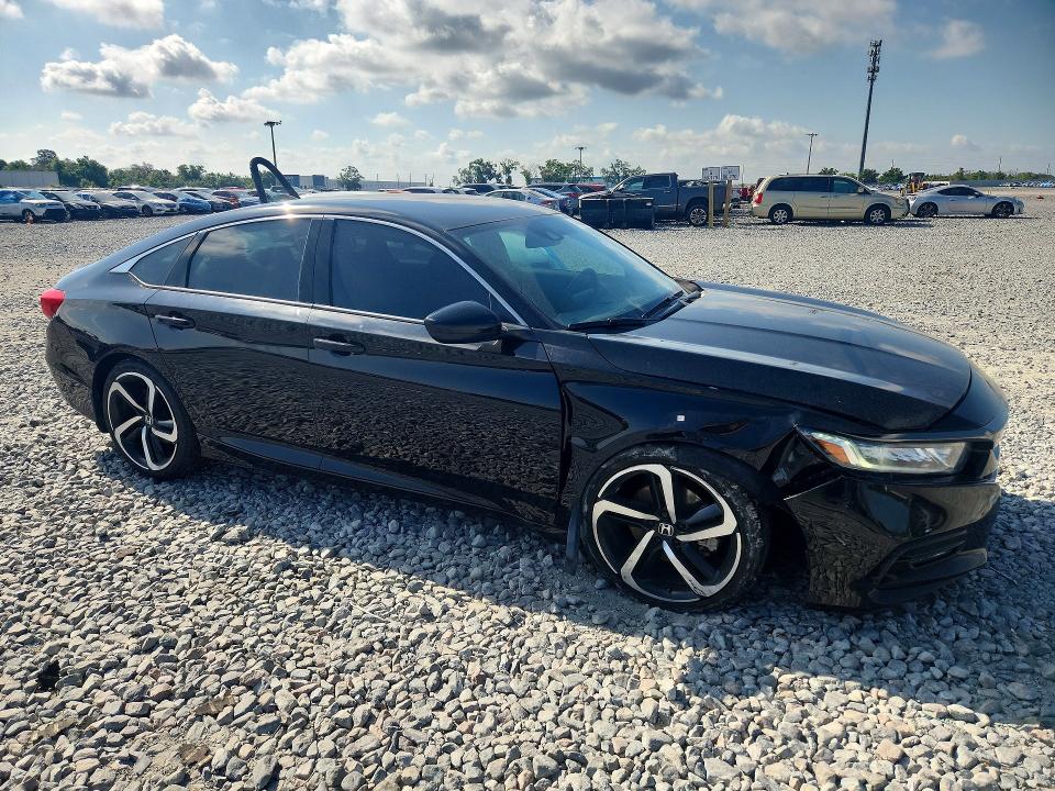 1HGCV1E30JA029888