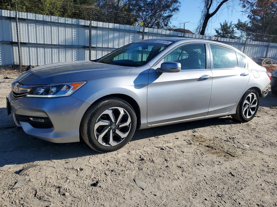 2017 HONDA ACCORD — VIN 1HGCR2F80HA223061