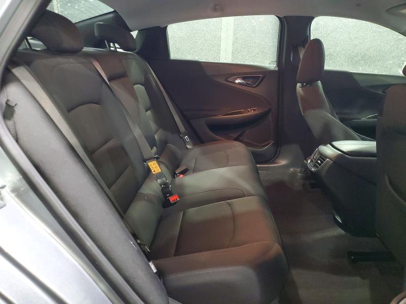 1G1ZD5ST8SF145151