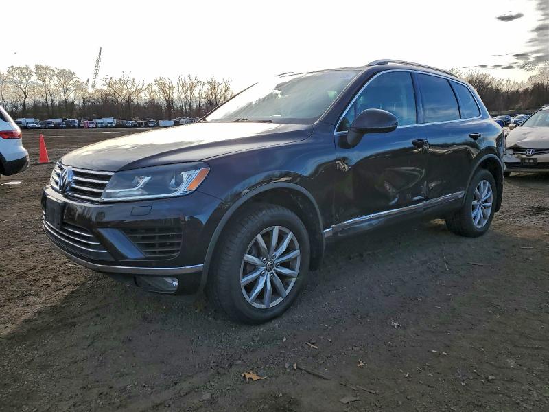 2016 VOLKSWAGEN TOUAREG — VIN WVGEF9BP3GD002424