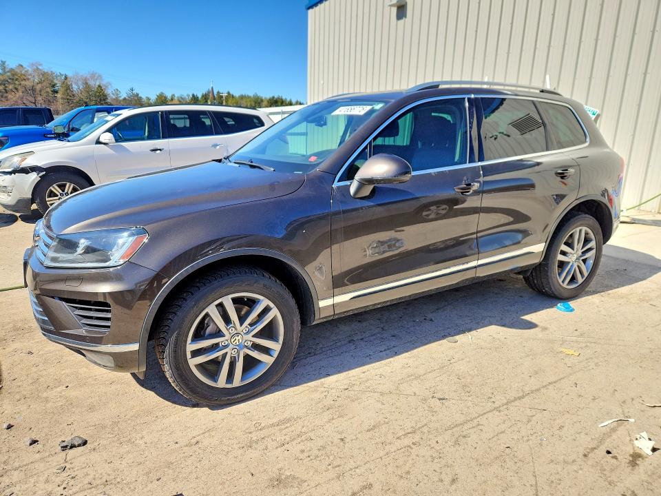 2016 VOLKSWAGEN TOUAREG — VIN WVGEF9BP4GD005624