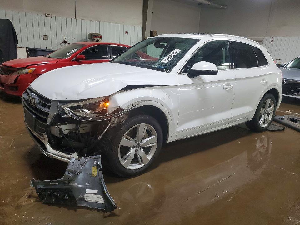 2018 AUDI Q5 — VIN WA1BNAFY6J2018693