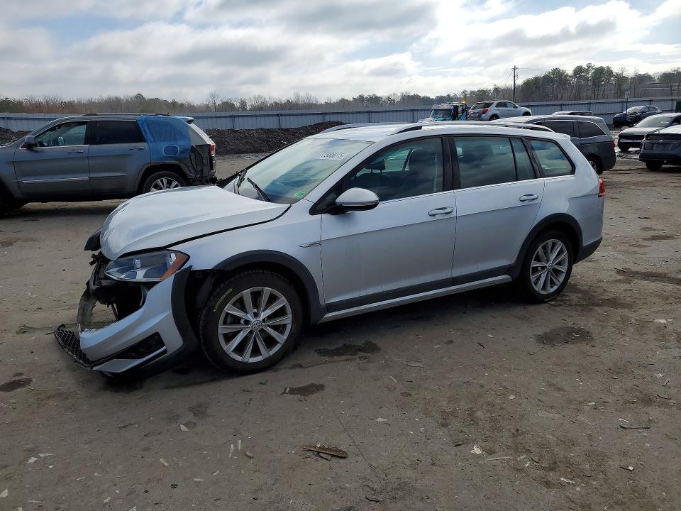 2017 VOLKSWAGEN GOLF ALLTRACK — VIN 3VWH17AUXHM526555