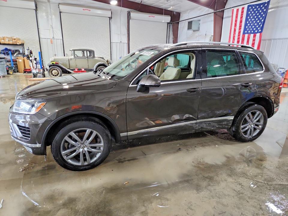 2015 VOLKSWAGEN TOUAREG — VIN WVGEF9BP6FD007020