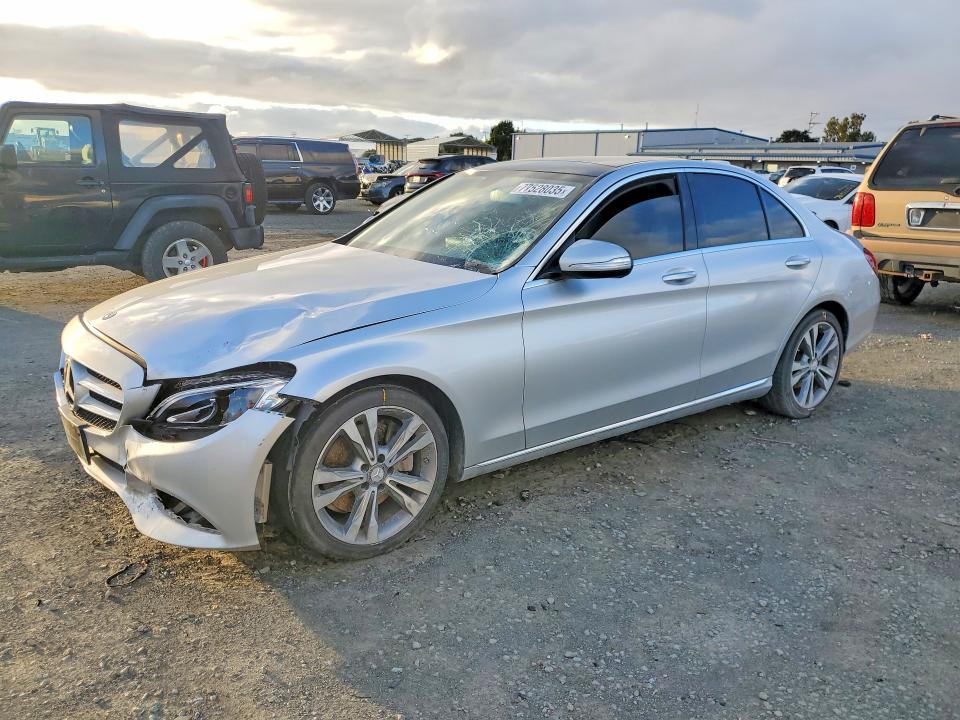 2015 MERCEDES-BENZ C — VIN 55SWF4JB8FU056129