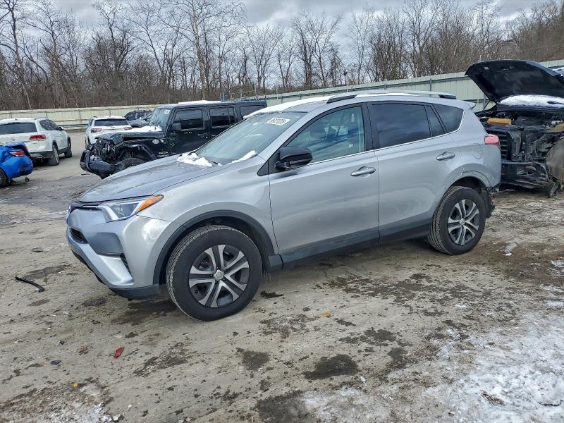 2016 TOYOTA RAV4 — VIN 2T3BFREV9GW517531