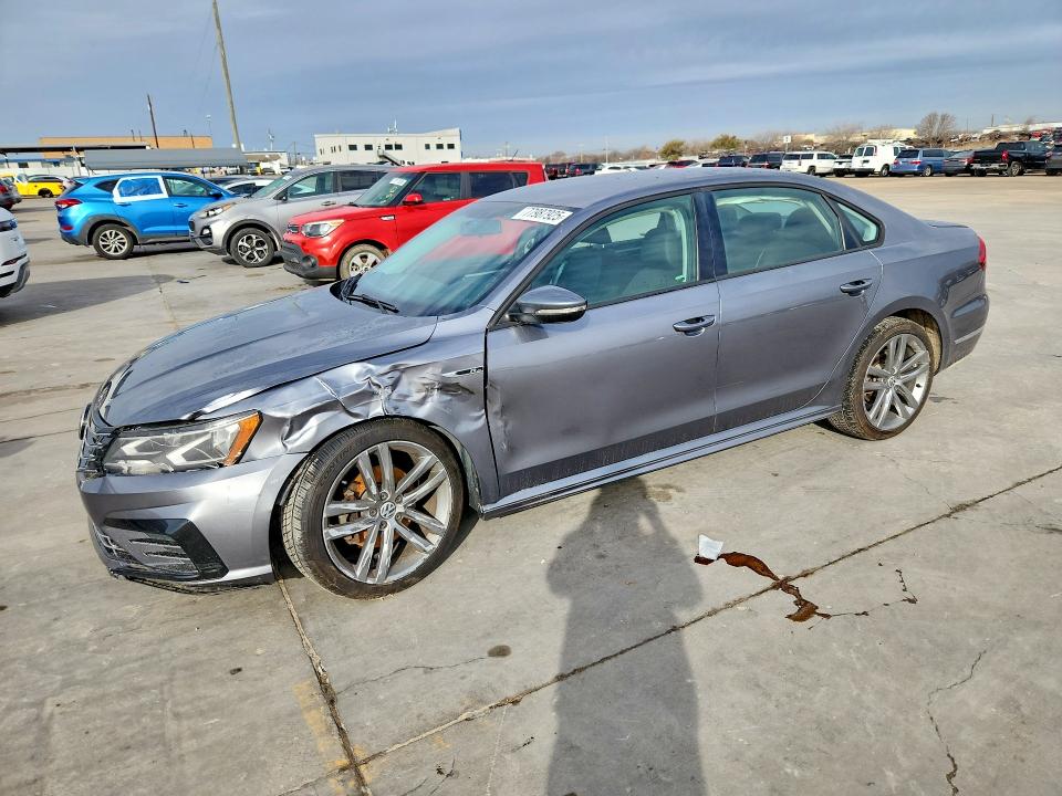 2018 VOLKSWAGEN PASSAT — VIN 1VWAA7A37JC032265
