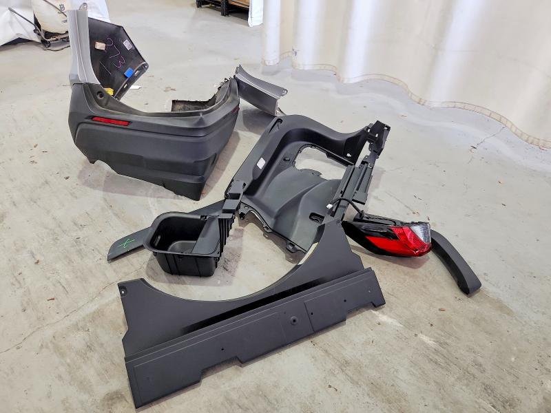 4T3RWRFV1NU071952