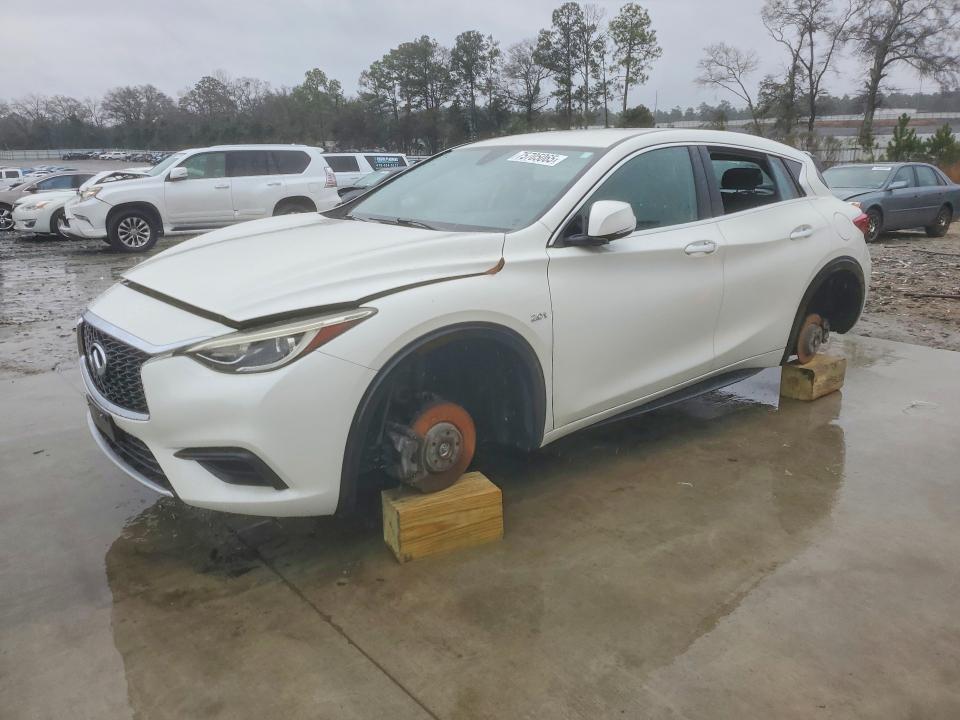 2018 INFINITI QX30 — VIN SJKCH5CP8JA043506