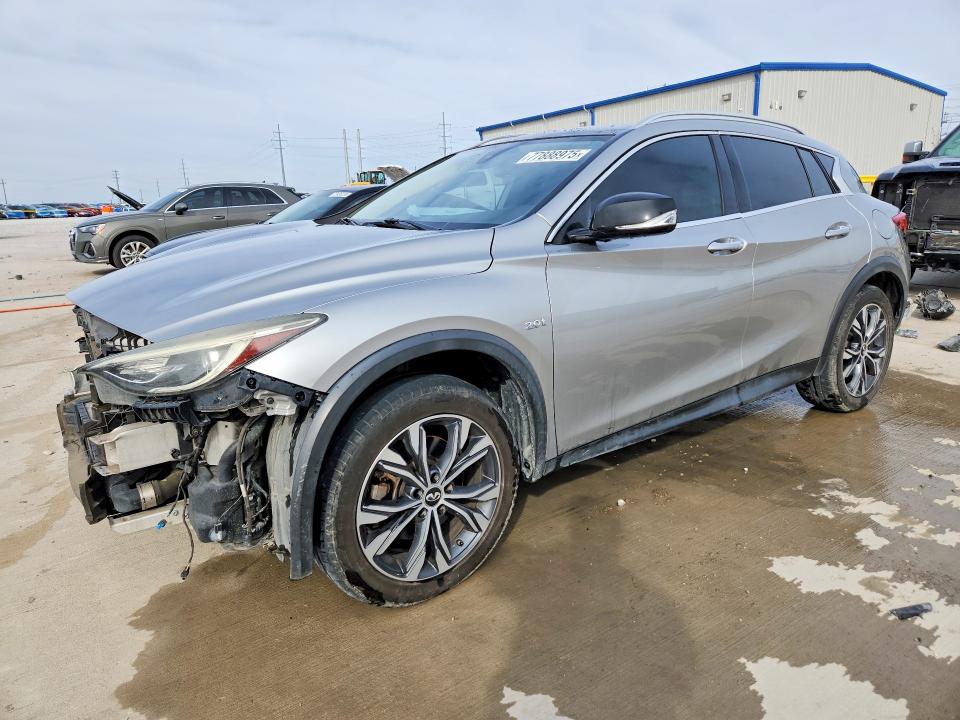 2017 INFINITI QX30 — VIN SJKCH5CRXHA023575