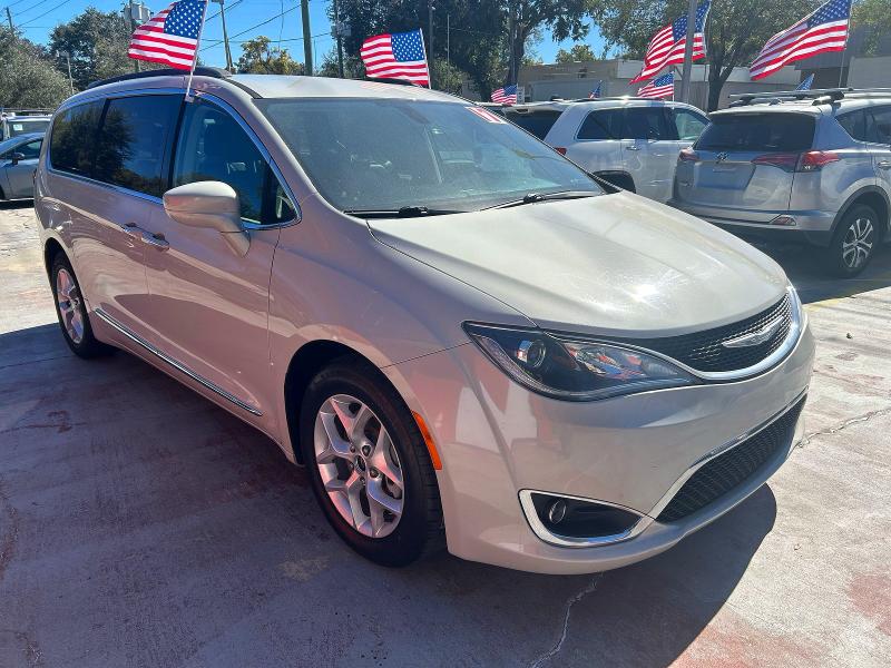 2017 CHRYSLER PACIFICA — VIN 2C4RC1BG5HR676301