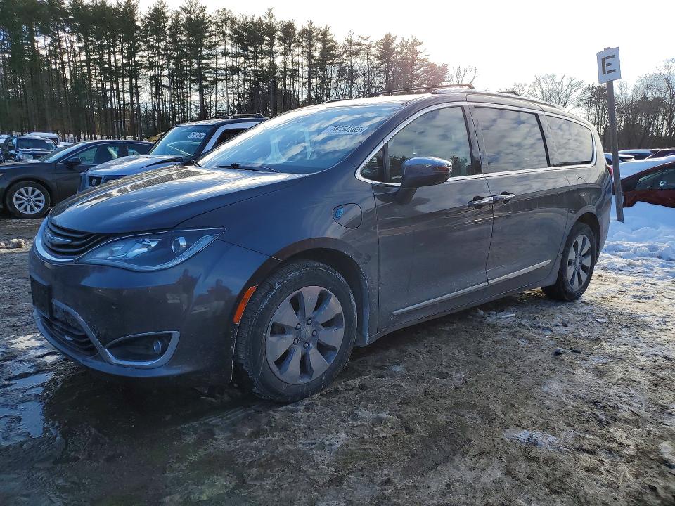 2018 CHRYSLER PACIFICA — VIN 2C4RC1N75JR113556