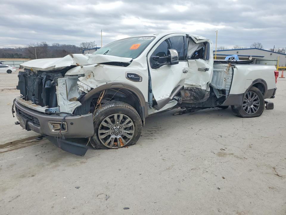 2018 NISSAN TITAN XD — VIN 1N6AA1F4XJN539700