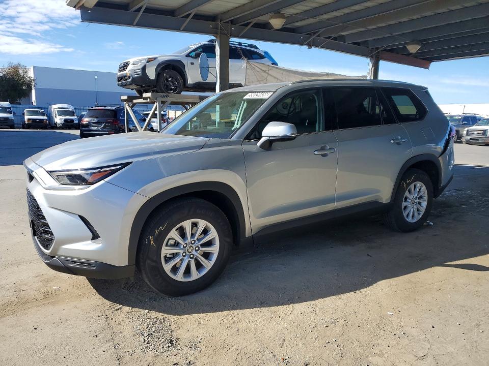 2026 TOYOTA GRAND HIGHLANDER — VIN 5TDAAAB51TS122044