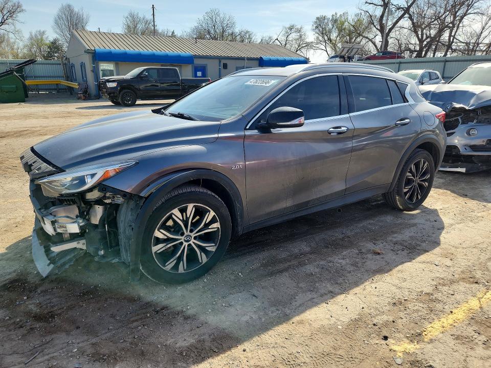 2017 INFINITI QX30 — VIN SJKCH5CR4HA036144