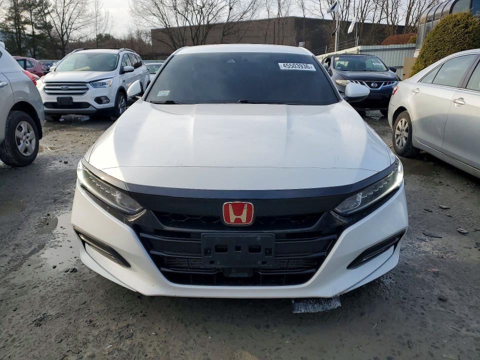 1HGCV1F32KA026152