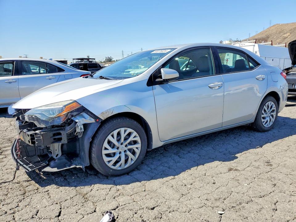 2018 TOYOTA COROLLA — VIN 5YFBURHEXJP786026