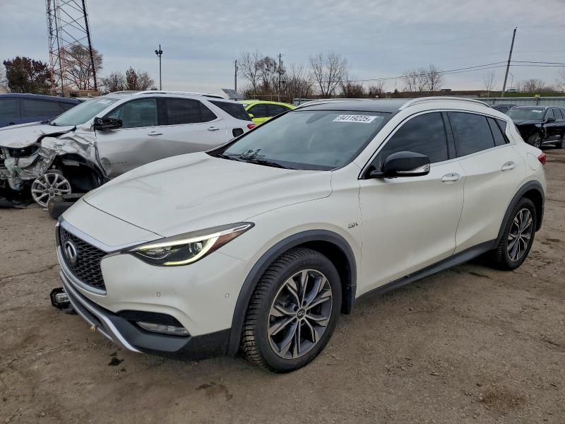 2017 INFINITI QX30 BASE — VIN SJKCH5CR9HA034857