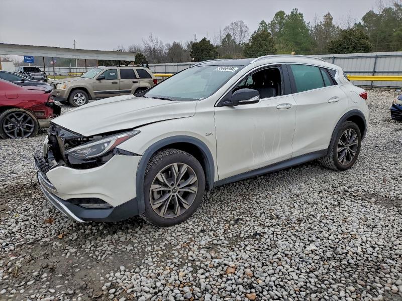 2017 INFINITI QX30 — VIN SJKCH5CRXHA035595