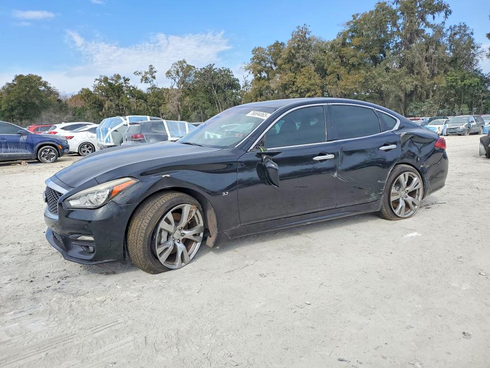 2016 INFINITI Q70 — VIN JN1BY1APXGM220321