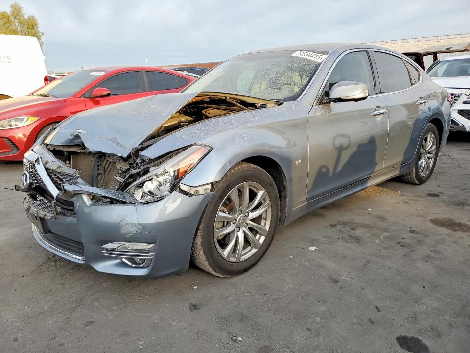 2018 INFINITI Q70 3.7 LU — VIN JN1BY1AP0JM180015