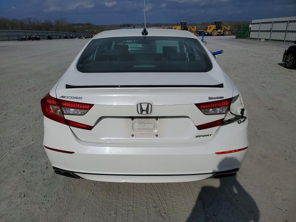 1HGCV1F3XNA069089