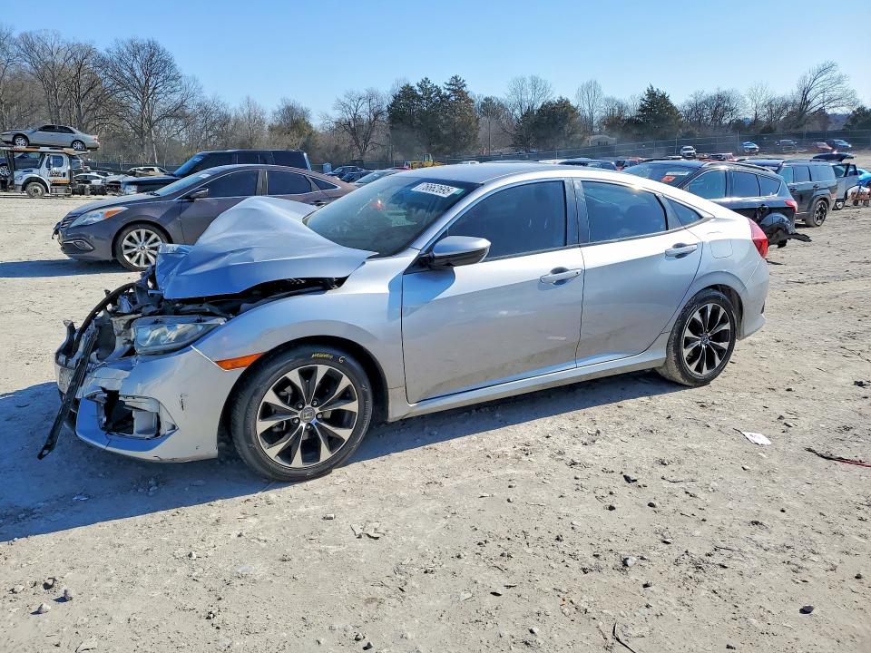 2018 HONDA CIVIC — VIN 2HGFC2F58JH562419