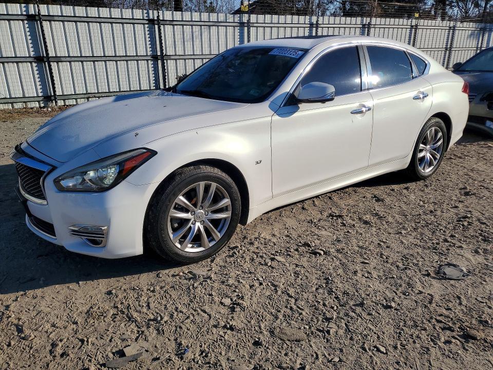 2015 INFINITI Q70 — VIN JN1BY1AP7FM541716