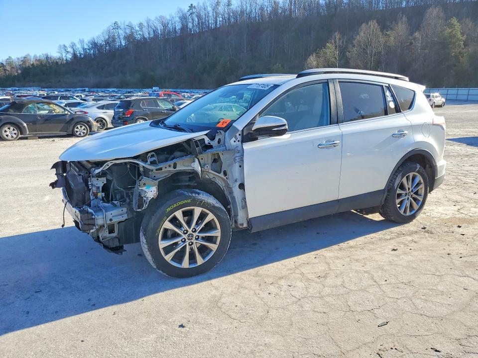 2017 TOYOTA RAV4 — VIN 2T3DFREV0HW670034