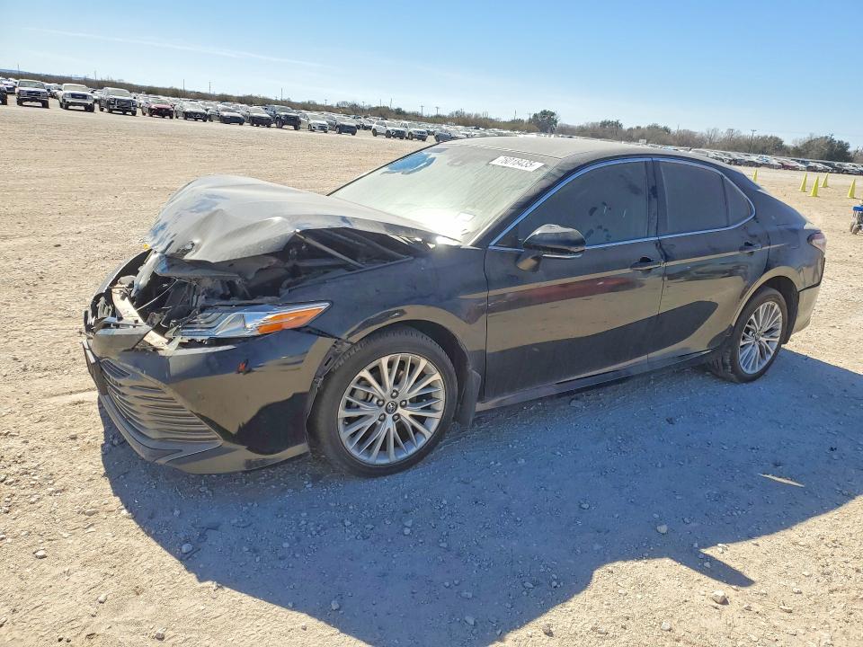 2018 TOYOTA CAMRY — VIN 4T1B11HK8JU034646
