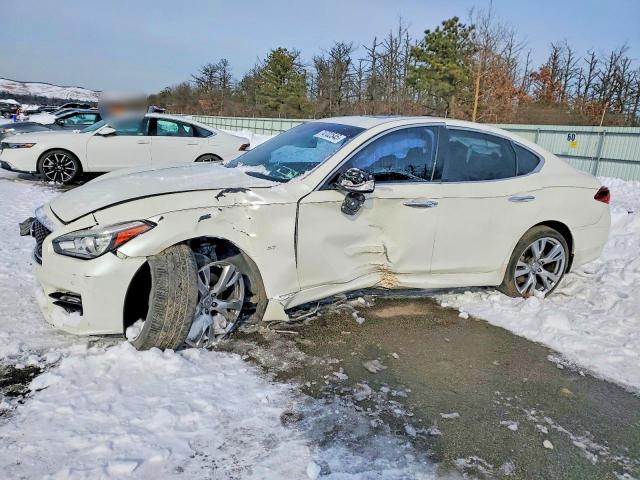 2017 INFINITI Q70 — VIN JN1BY1AR7HM770367