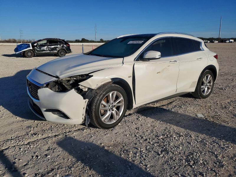 2017 INFINITI QX30 BASE — VIN SJKCH5CP4HA015583
