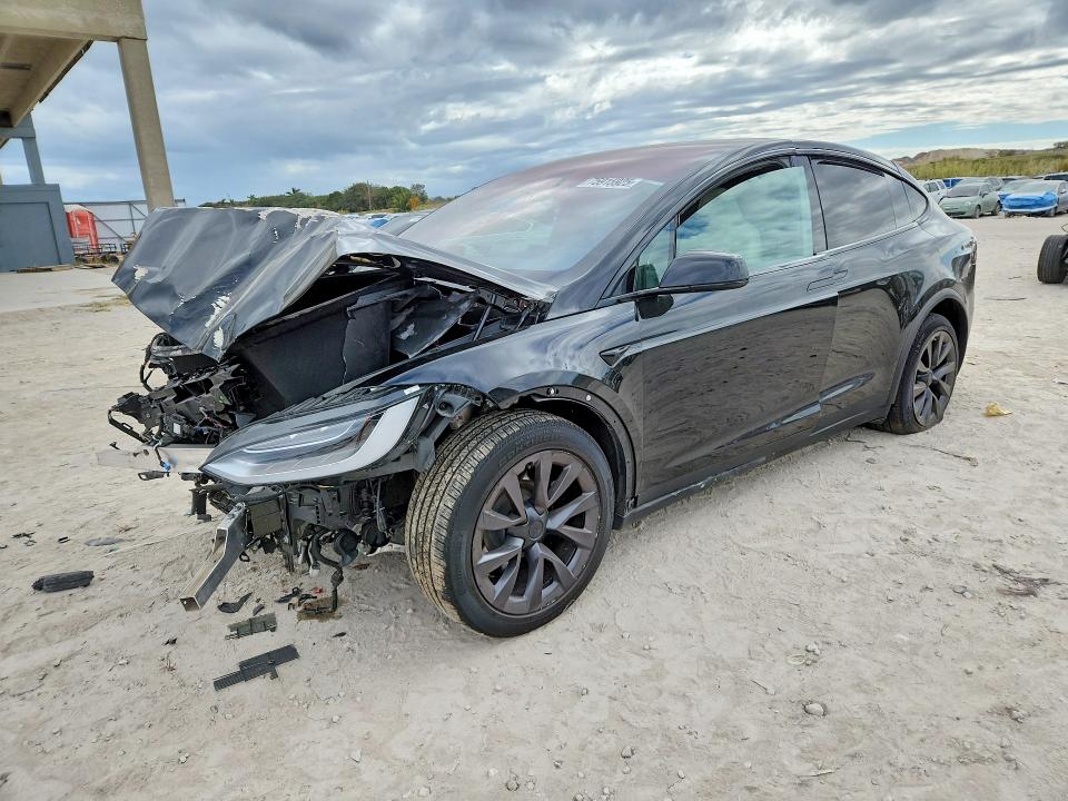 2022 TESLA MODEL X — VIN 7SAXCBE60NF345071