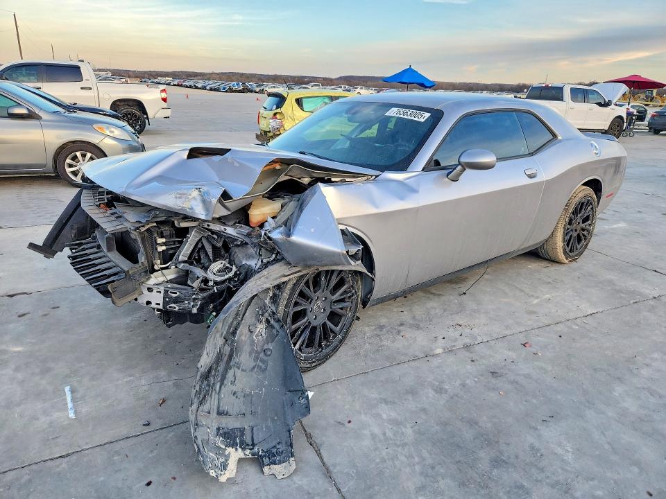2016 DODGE CHALLENGER — VIN 2C3CDZAG3GH131130
