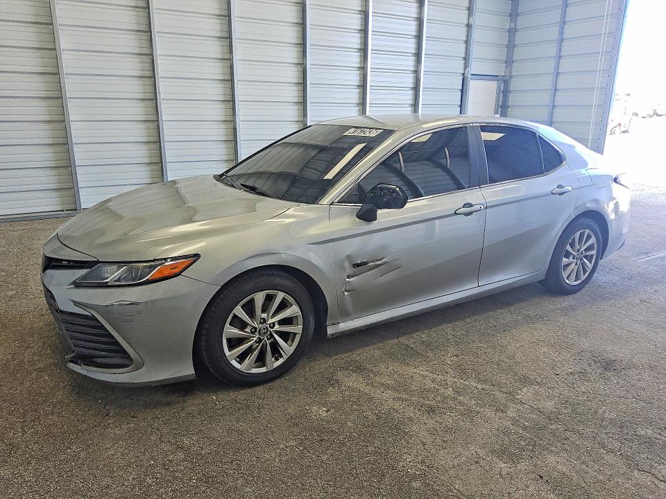 2022 TOYOTA CAMRY — VIN 4T1C11AK2NU667857