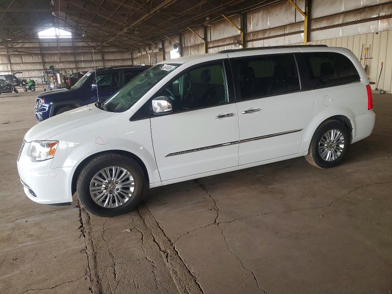 2015 CHRYSLER TOWN & COU — VIN 2C4RC1JG2FR698562