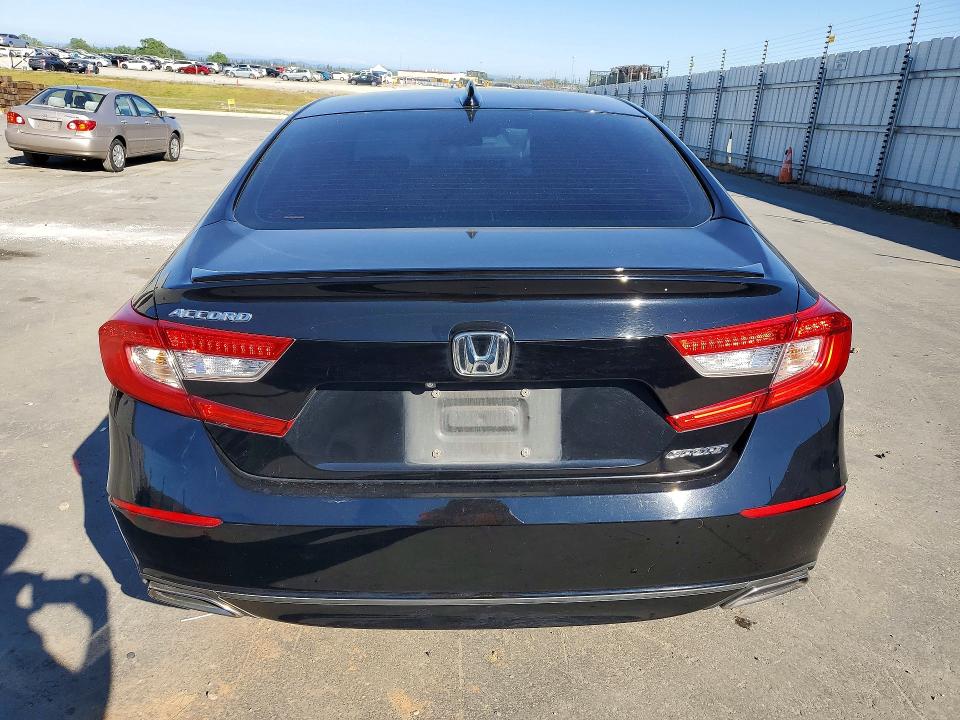 1HGCV1F35KA139626