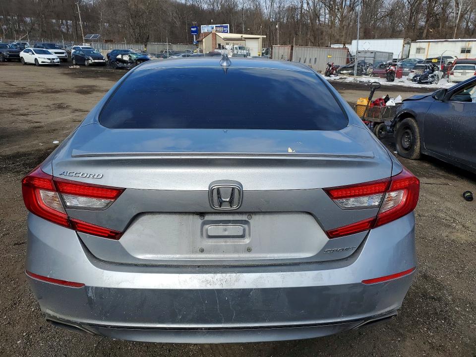 1HGCV1F32KA128924