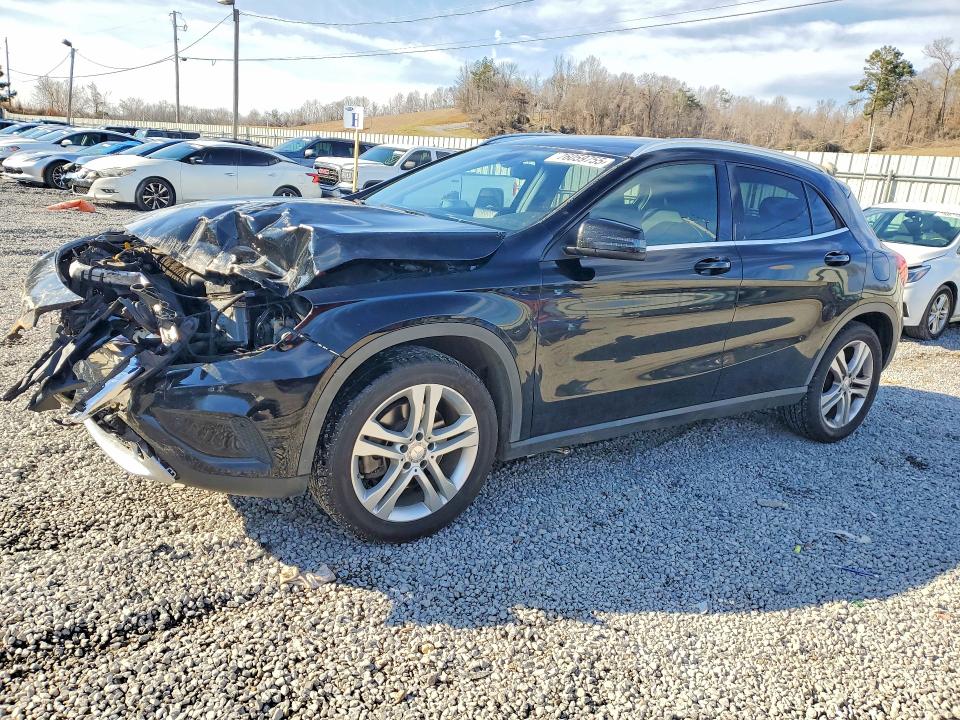 2015 MERCEDES-BENZ GLA — VIN WDCTG4GB8FJ169185