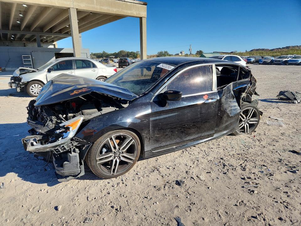2017 HONDA ACCORD — VIN 1HGCR2F61HA117894