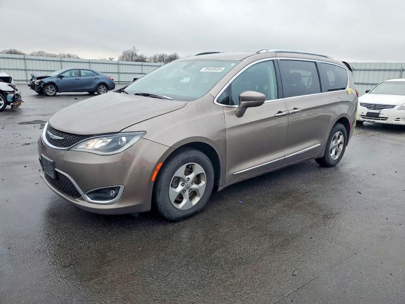2017 CHRYSLER PACIFICA T — VIN 2C4RC1EG3HR752710