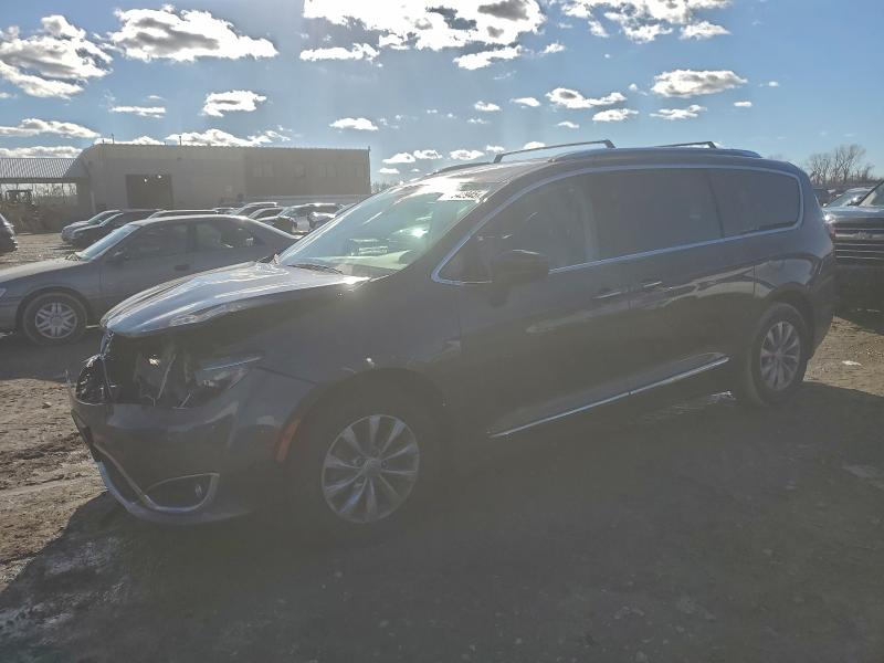 2018 CHRYSLER PACIFICA T — VIN 2C4RC1EG8JR107833