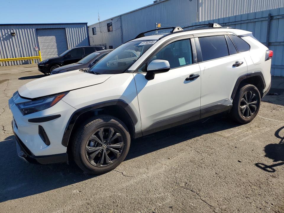 2022 TOYOTA RAV4 HYBRID — VIN 4T3T6RFVXNU069395