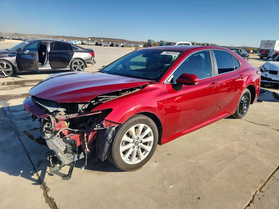 2018 TOYOTA CAMRY — VIN 4T1B11HKXJU651711