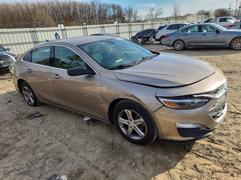 1G1ZD5ST5NF193811