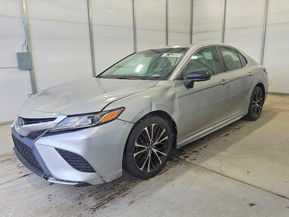 2018 TOYOTA CAMRY — VIN 4T1B11HK4JU606831