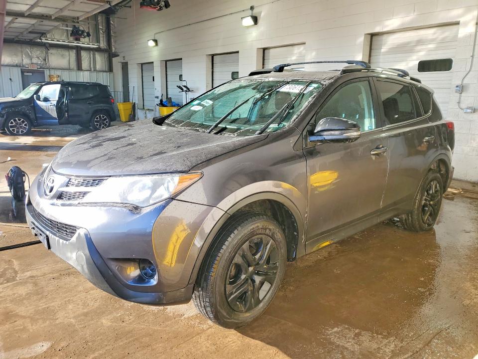 2015 TOYOTA RAV4 — VIN 2T3BFREV1FW237214