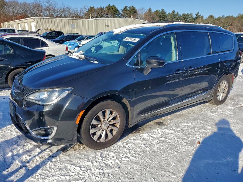 2019 CHRYSLER PACIFICA T — VIN 2C4RC1BG1KR685469